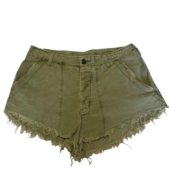 FREE PEOPLE - Raw and Patched Standoff Denim Shorts Moss Green Size 12 - Picture 8 of 8